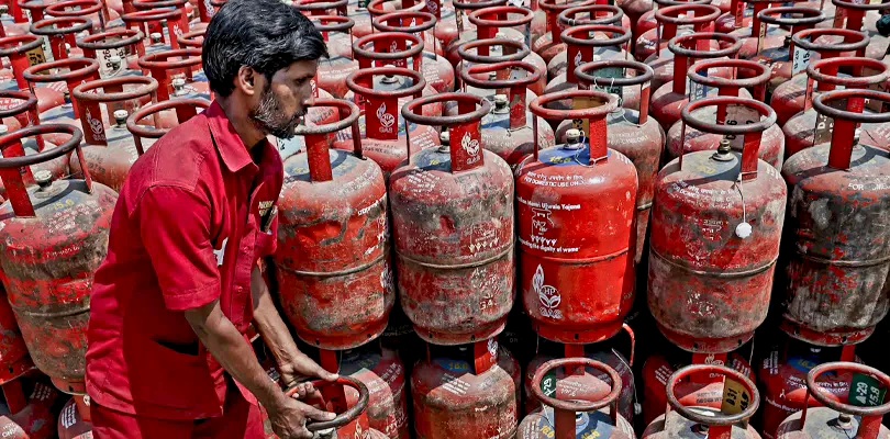 এলপিজি মজুত ৩০ দিনের জন্য বাড়ানোর নির্দেশ কেন্দ্রের