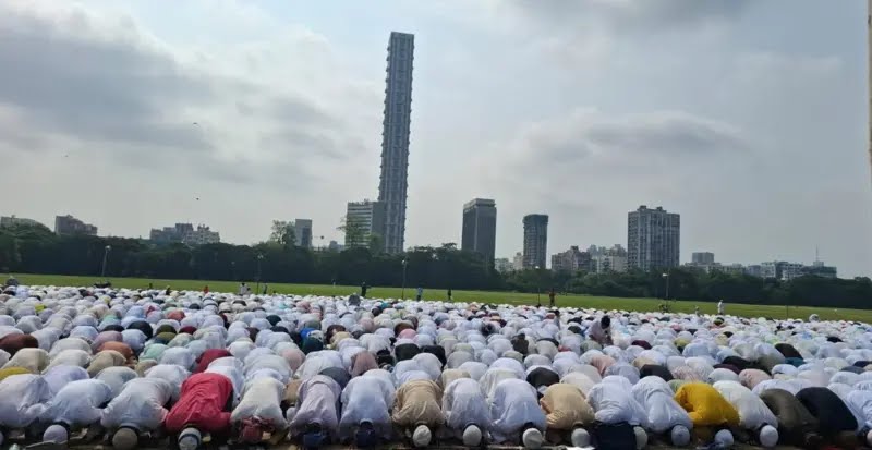 রেড রোড নয়, ব্রিগেডে ঈদের নামাজ: কলকাতায় কড়াকড়ি, কাছাড়ে সম্প্রীতি, ঢাকায় শতাধিক আহত