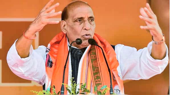 ‘সন্ত্রাসবাদ নির্মূলে মোদি সরকারের অটল সংকল্পের প্রতিফলন অপারেশন সিঁদুর’, সেনার বীরত্বকে ‘সোনালী অধ্যায়’ বললেন রাজনাথ