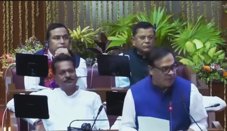 বিরোধীদের প্রতিবাদ, ধরনার মধ্যেই অসম বিধানসভায় পাস হলো ইউসিসি বিল: উপজাতিরা আইনের বাইরে, মৌলিক অধিকার বিতর্ক অমীমাংসিত