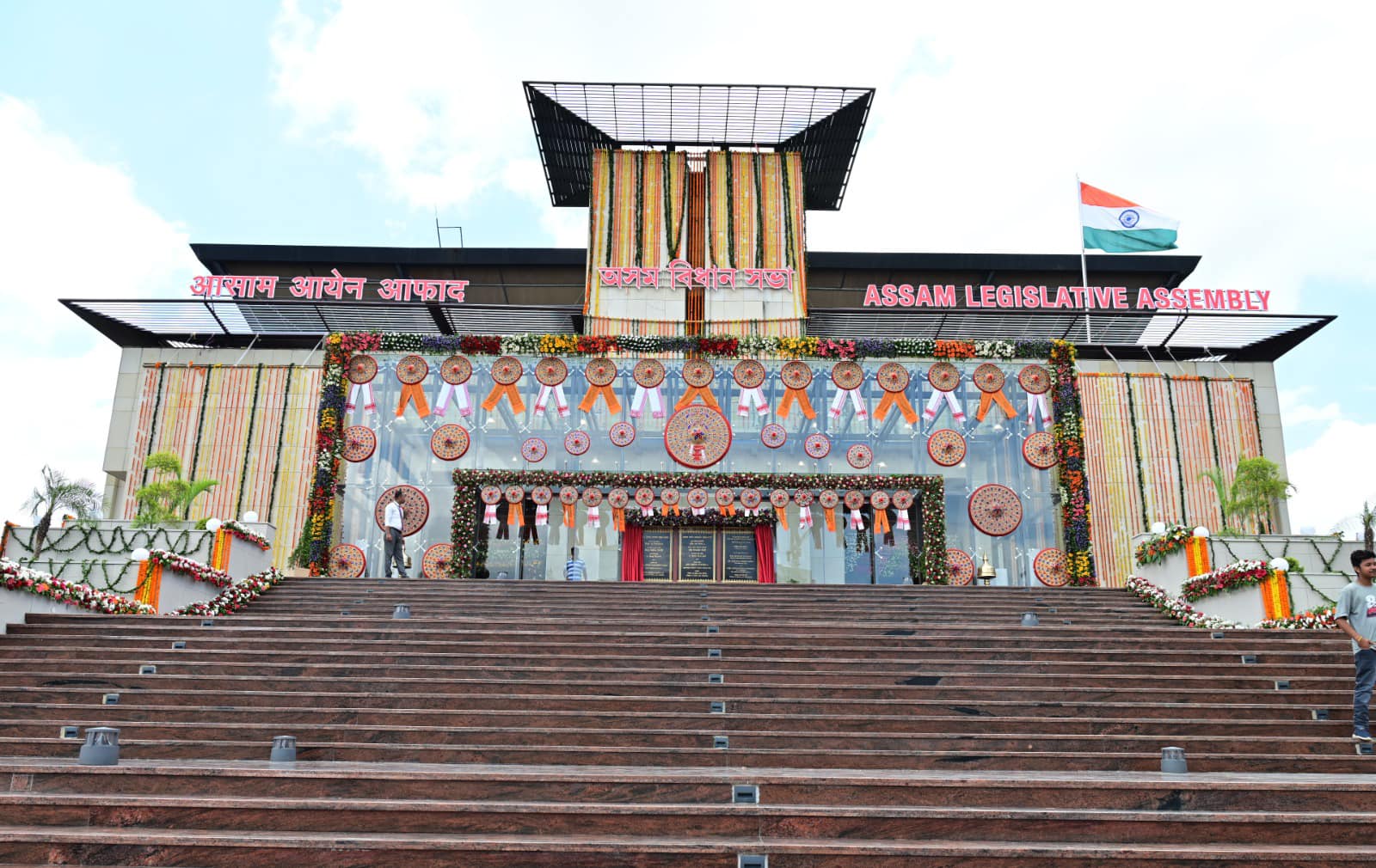 ২১ মে শুরু ষষ্ঠদশ বিধানসভার প্রথম অধিবেশন, প্রস্তুত বিধানসভা