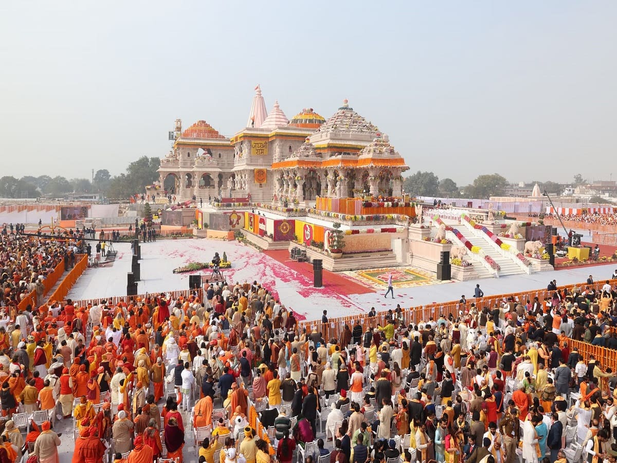 রামমন্দির প্রণামী কেলেঙ্কারি: গয়না ‘সুরক্ষিত’ দাবি ট্রাস্টের, চম্পত-অনিলের ইস্তফা ঝুলে