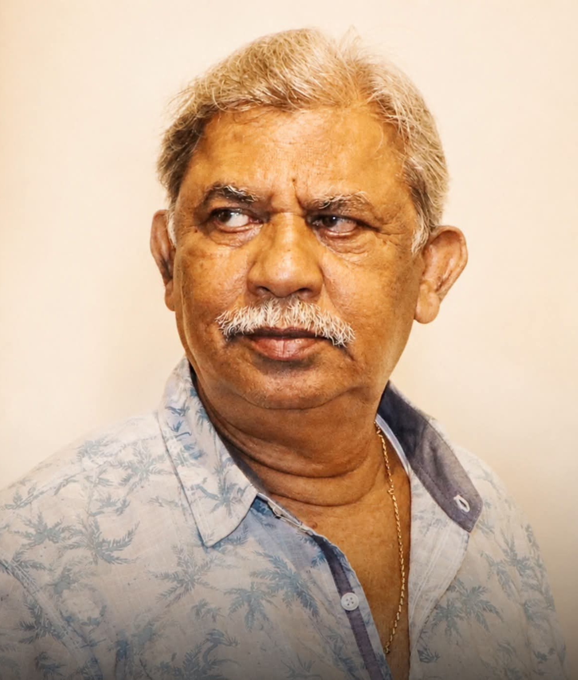 শেষযাত্রা হল বর্ষীয়ান পরিচালক রাজা সেনের, নন্দন থেকে কেওড়াতলা পর্যন্ত অশ্রুস্রোত