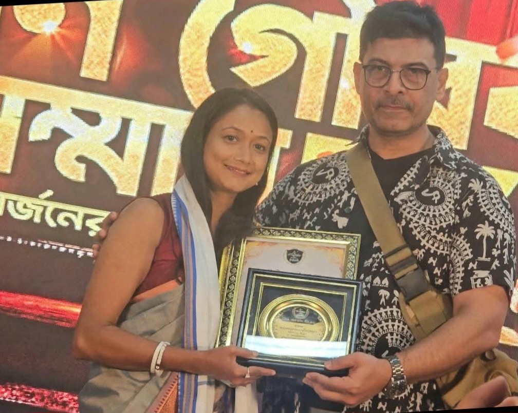 ভারত সভা হলে জাঁকজমকপূর্ণভাবে প্রদান করা হলো স্বর্ণ গৌরব সম্মান -২০২৬, নৃত্যশিল্পী গায়ত্রী দেব সহ সম্মানিত শতাধিক গুণীজন