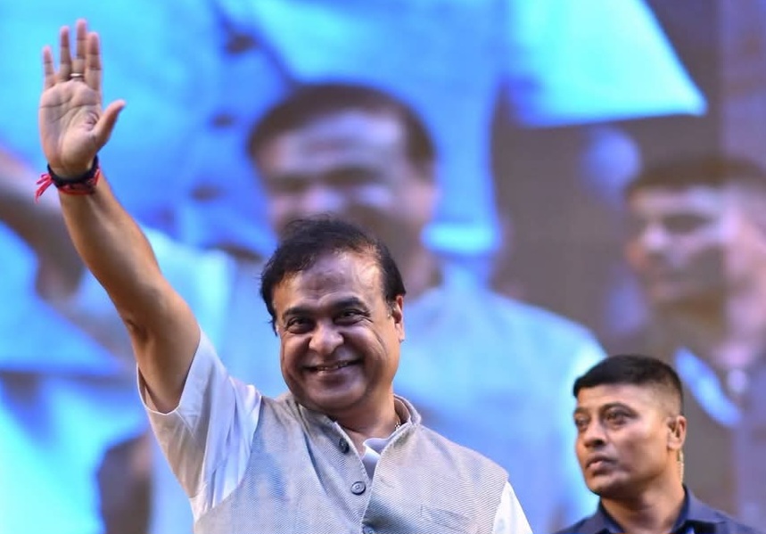 শিলচরে একই দিনে দুই ছবি: বিজয় সংকল্প সমাবেশে উন্নয়নের বার্তা মুখ্যমন্ত্রীর, কনভয়ে অ্যাম্বুলেন্স আটকানোয় ক্ষমা চেয়ে তদন্তের নির্দেশ
