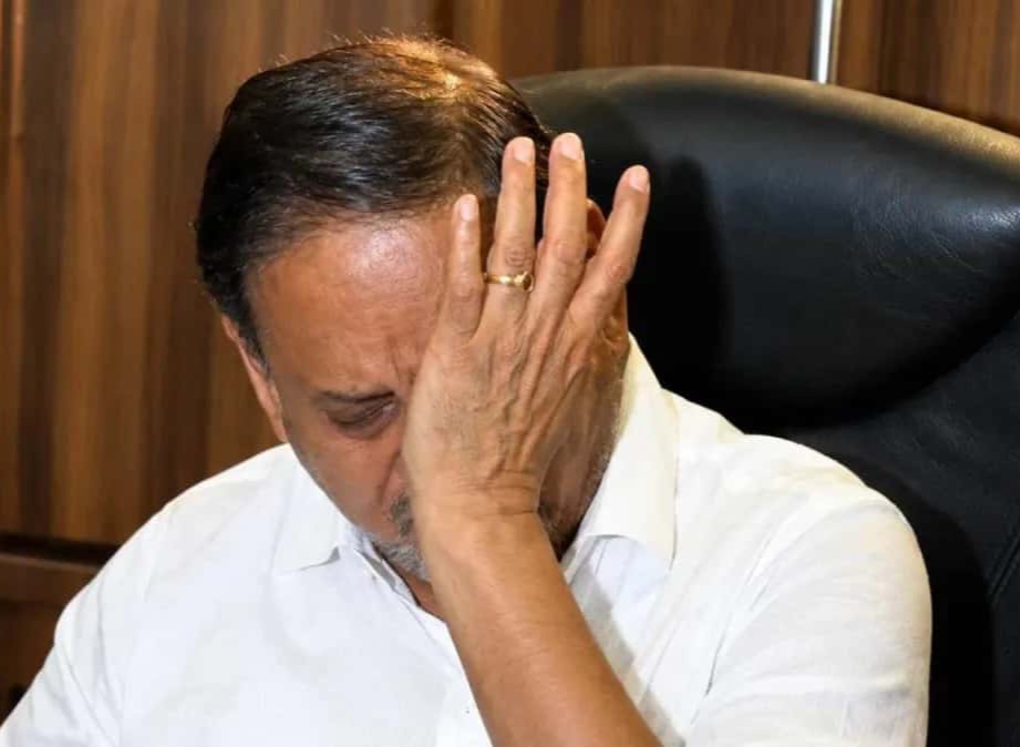 ভোটের দিন গ্রেপ্তার, পরদিন কান্নায় ভেঙে রাজনীতি থেকে সরে যাওয়ার ঘোষণা হুমায়ুন কবীরের – মুখ্যমন্ত্রীর বিরুদ্ধে ভোট লুণ্ঠনের অভিযোগ