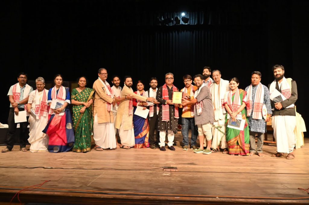 ব্যতিক্রমের উদ্যোগে গুয়াহাটিতে মঞ্চস্থ রবী ঠাকুরের ‘নৌকাডুবি’, দর্শকদের বিপুল সাড়া